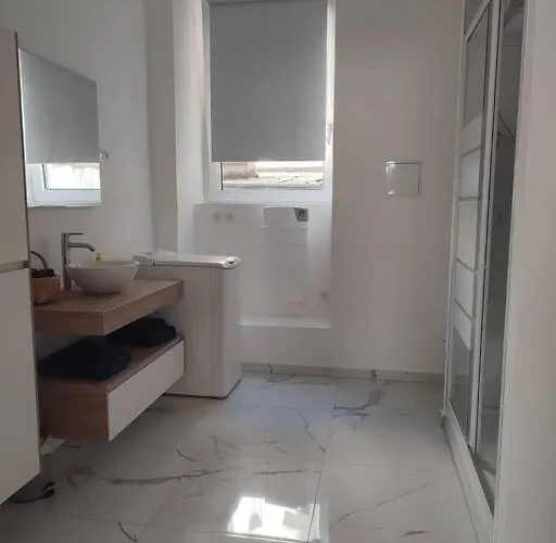 Centre *